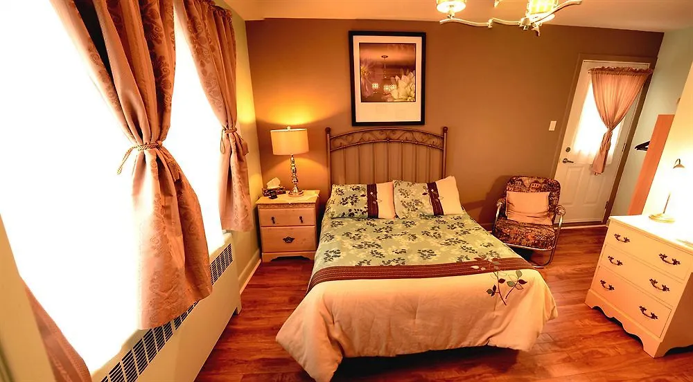 Inn Auberge Maison Roy Quebec City