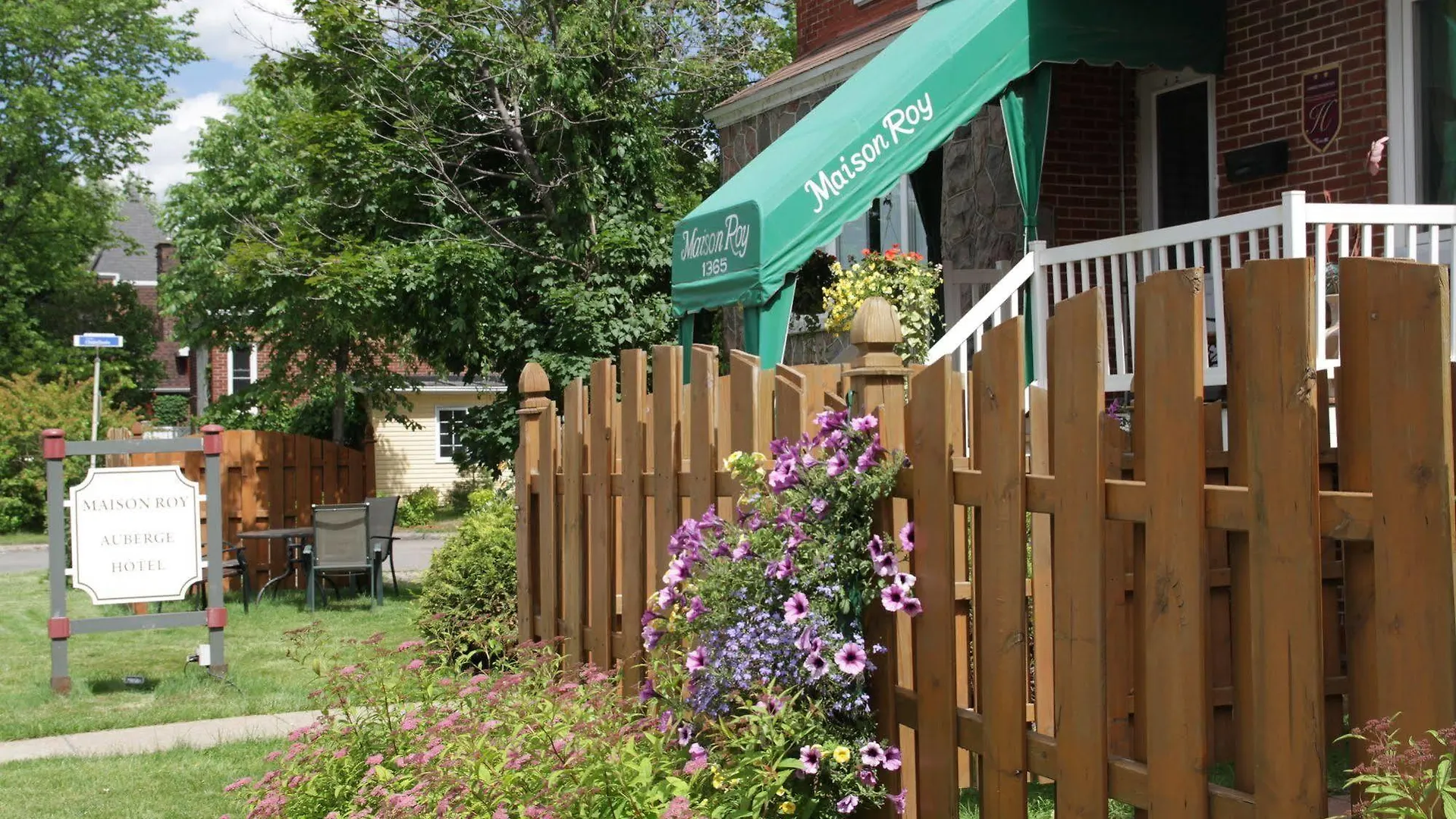Inn Auberge Maison Roy Quebec City